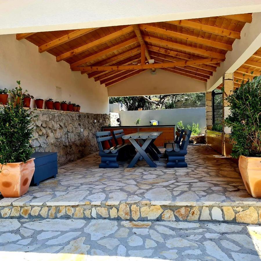 Vila Maslina Apartments Mit Pool Und Garten Nahe Am Strand Tučepi Dış mekan fotoğraf