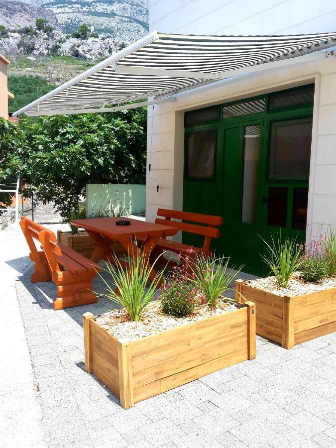 Vila Maslina Apartments Mit Pool Und Garten Nahe Am Strand Tučepi Dış mekan fotoğraf