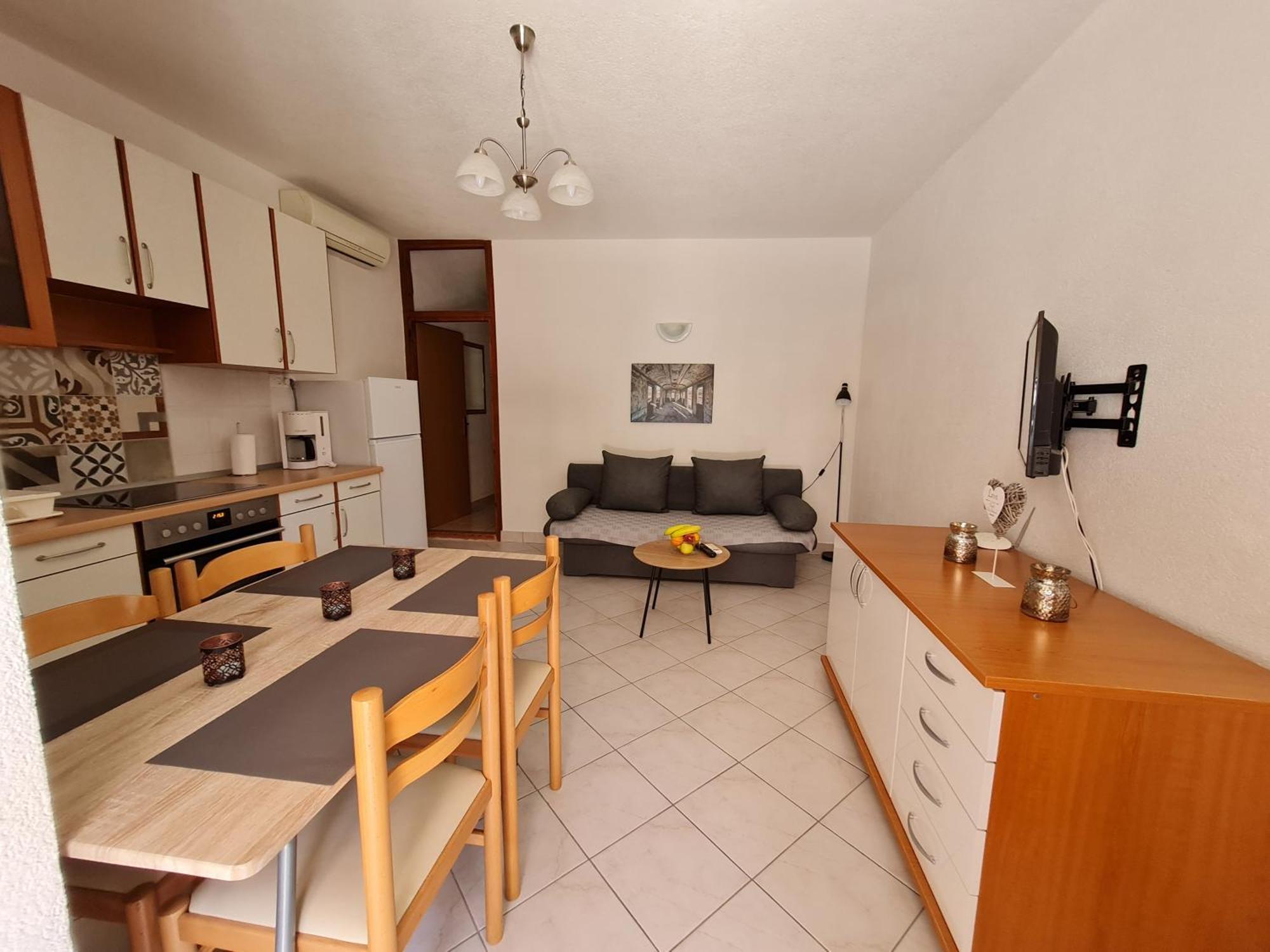 Vila Maslina Apartments Mit Pool Und Garten Nahe Am Strand Tučepi Oda fotoğraf